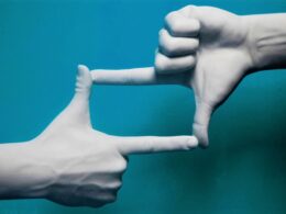 Избраните три прости изпитани във времето техники се основават на работа с тялото и дишането.